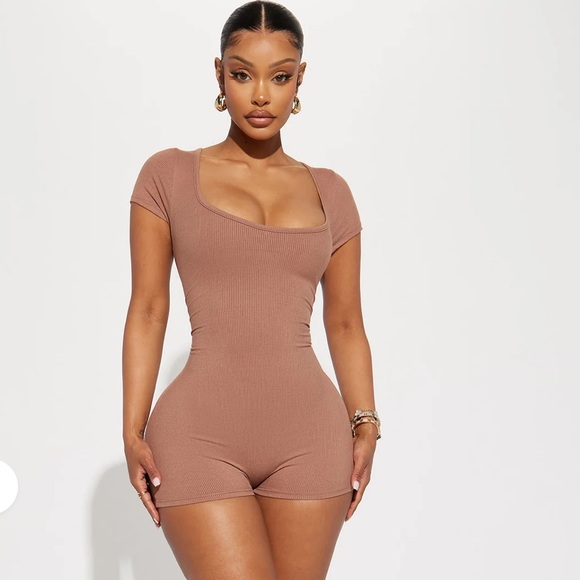 Fashion Nova Sandi Romper in Mocha - Picture 3 of 6
